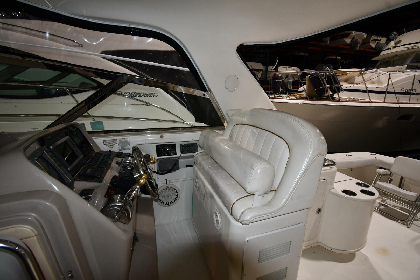 Slide: The Image of Sea Ray 370 Express Cruiser 2000 - 5118456