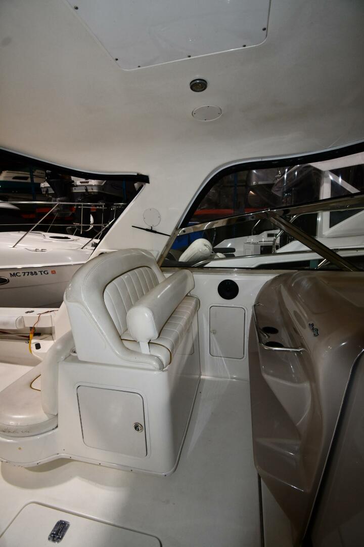 Slide: The Image of Sea Ray 370 Express Cruiser 2000 - 5118459