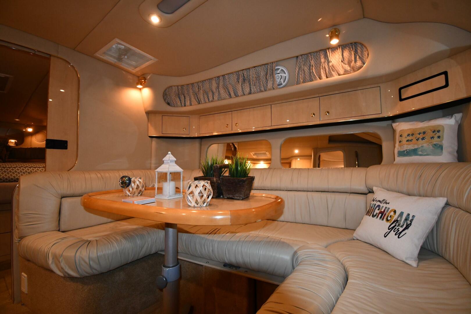 Slide: The Image of Sea Ray 370 Express Cruiser 2000 - 5118469