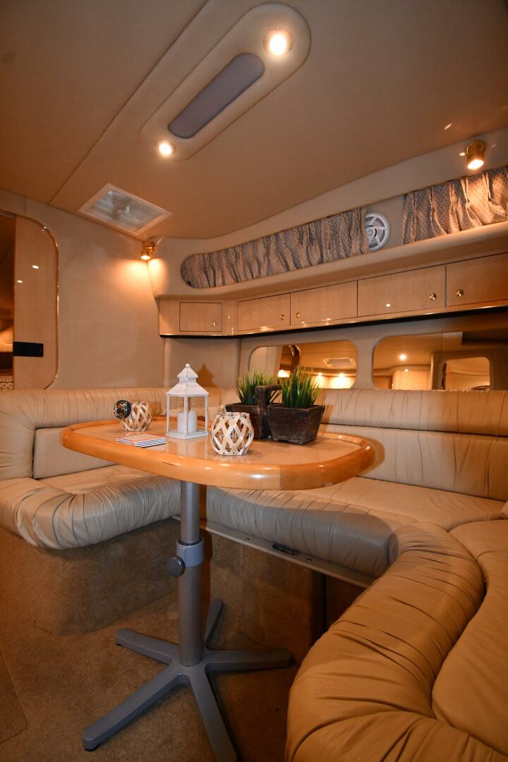 Slide: The Image of Sea Ray 370 Express Cruiser 2000 - 5118470