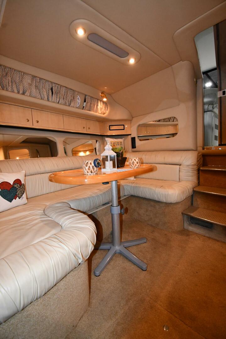 Slide: The Image of Sea Ray 370 Express Cruiser 2000 - 5118476