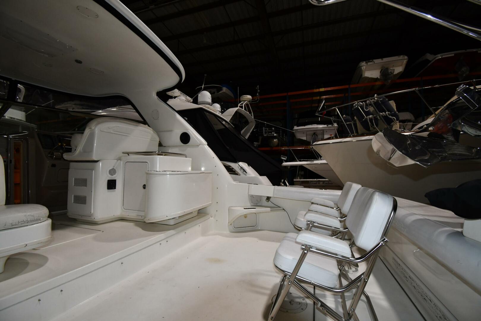 Slide: The Image of Sea Ray 370 Express Cruiser 2000 - 5118445