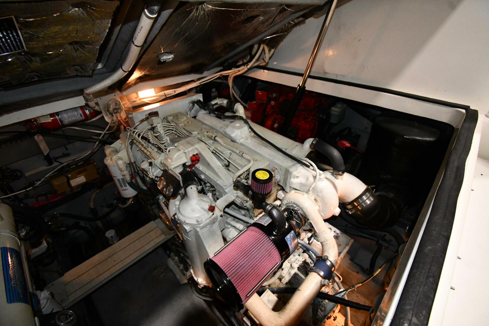 Slide: The Image of Sea Ray 370 Express Cruiser 2000 - 5118443