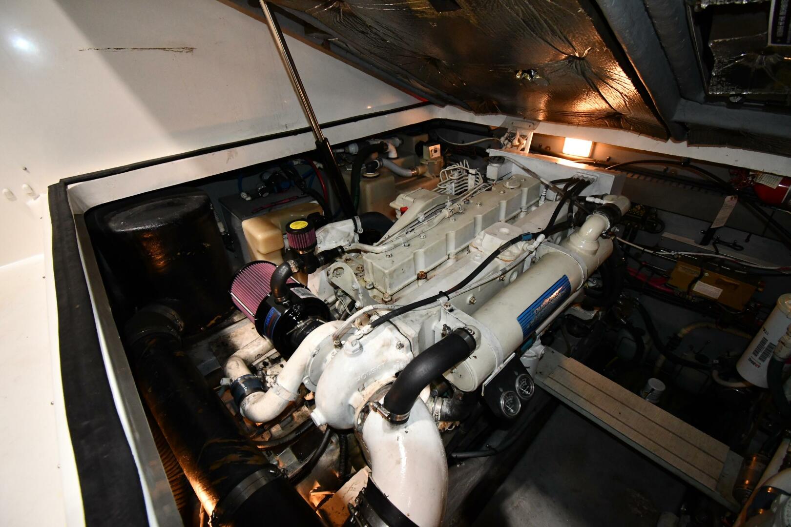 Slide: The Image of Sea Ray 370 Express Cruiser 2000 - 5118444
