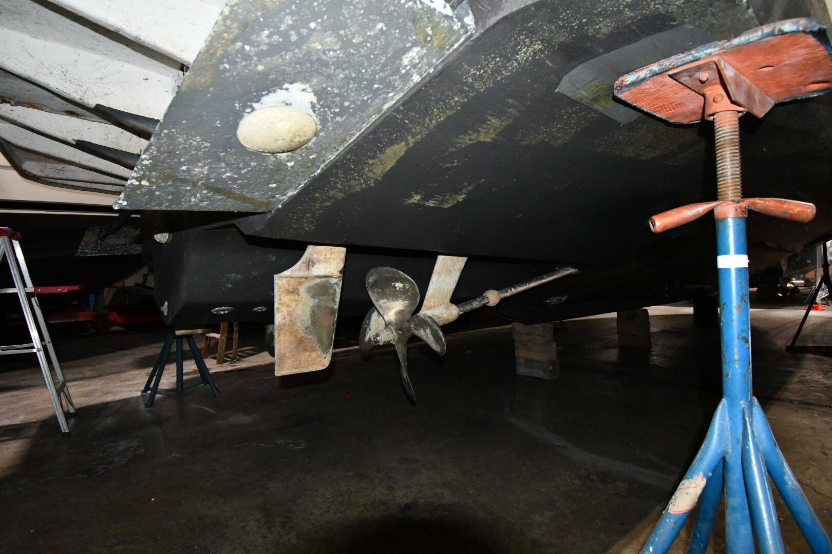 Slide: The Image of Sea Ray 370 Express Cruiser 2000 - 5118435