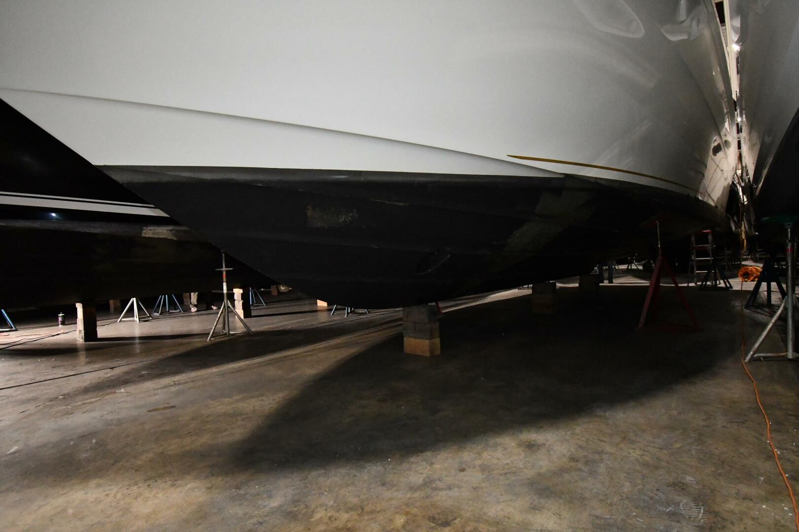 Slide: The Image of Sea Ray 370 Express Cruiser 2000 - 5118433