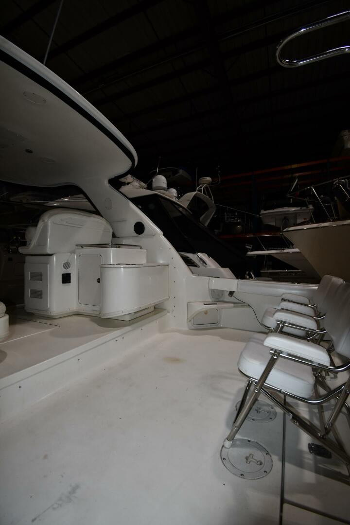 Slide: The Image of Sea Ray 370 Express Cruiser 2000 - 5118446