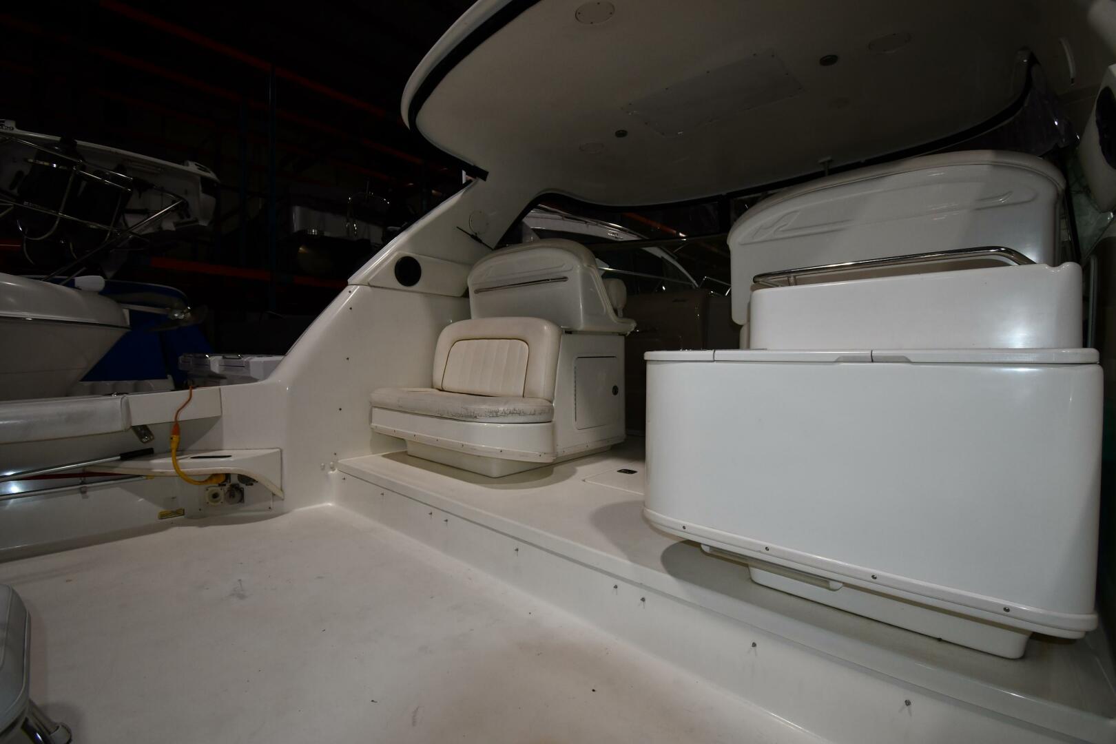 Slide: The Image of Sea Ray 370 Express Cruiser 2000 - 5118447