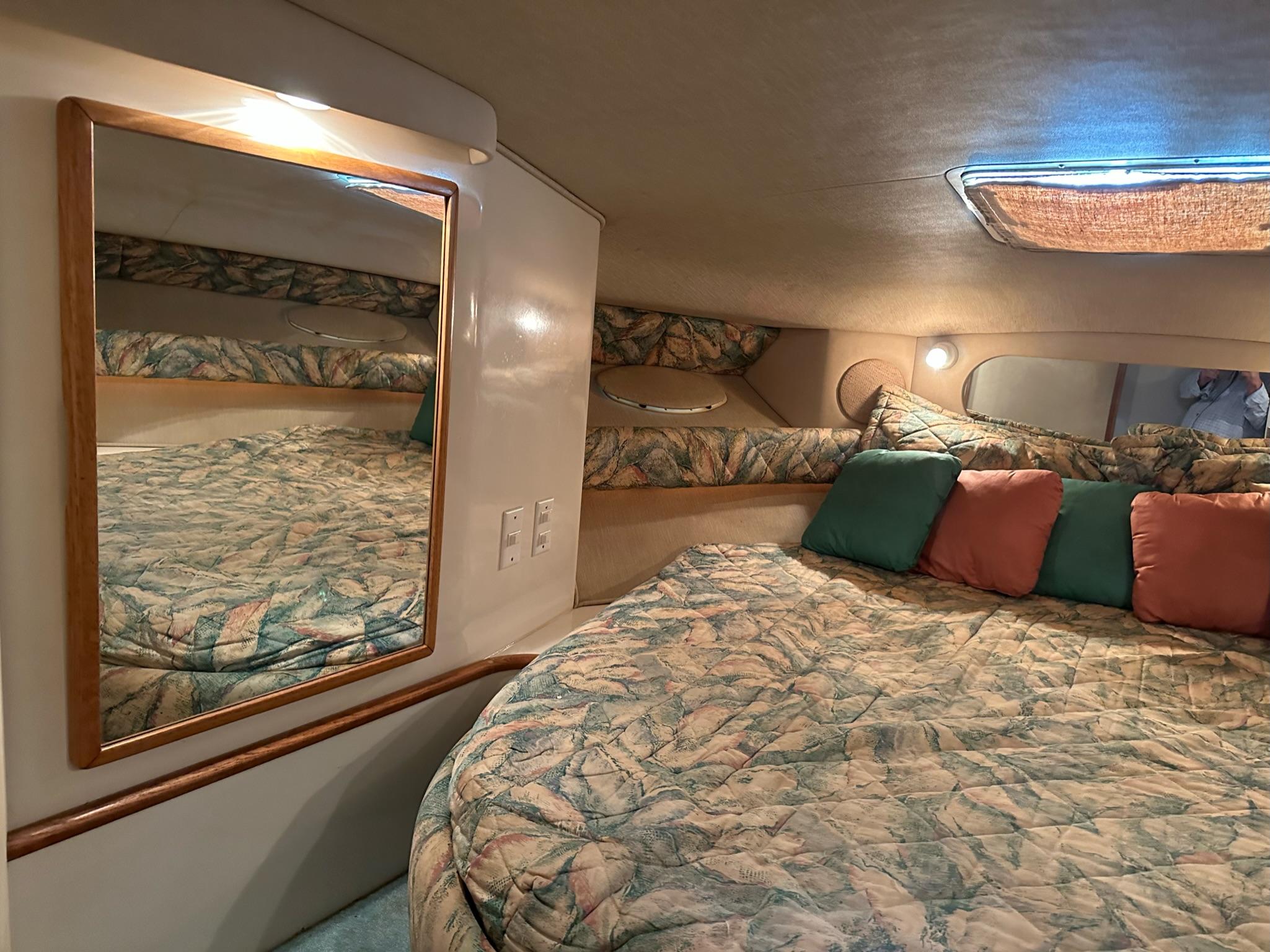 Slide: The Image of Sea Ray 370 Sundancer 1995 - 15