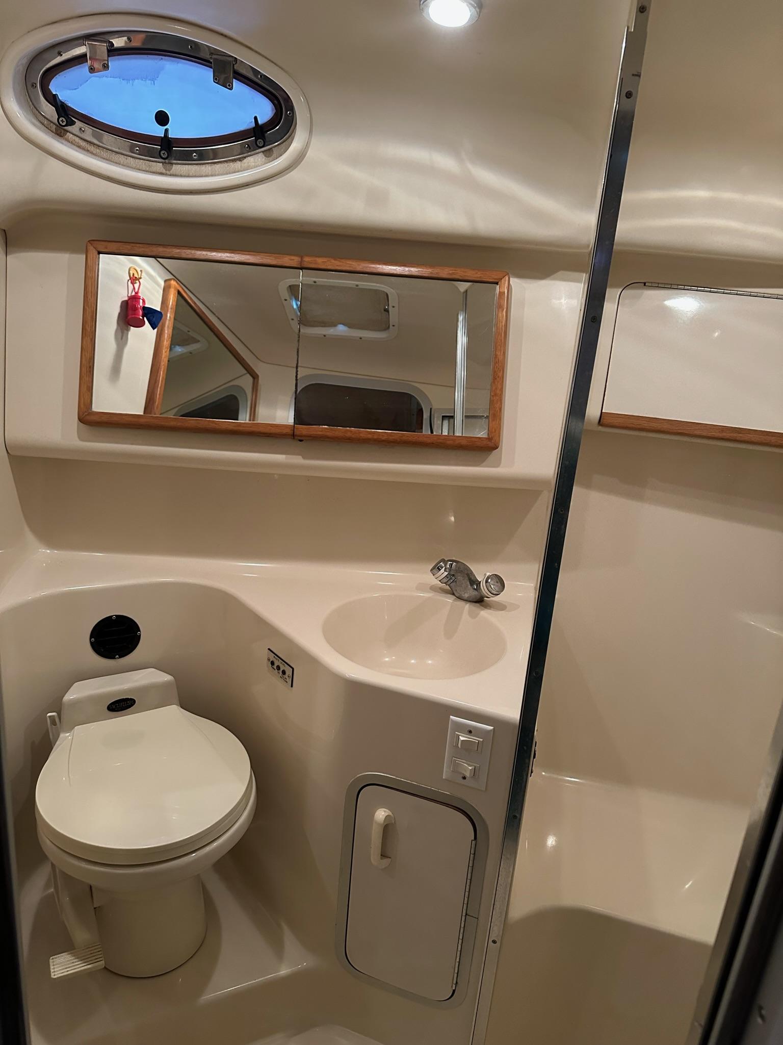 Slide: The Image of Sea Ray 370 Sundancer 1995 - 18