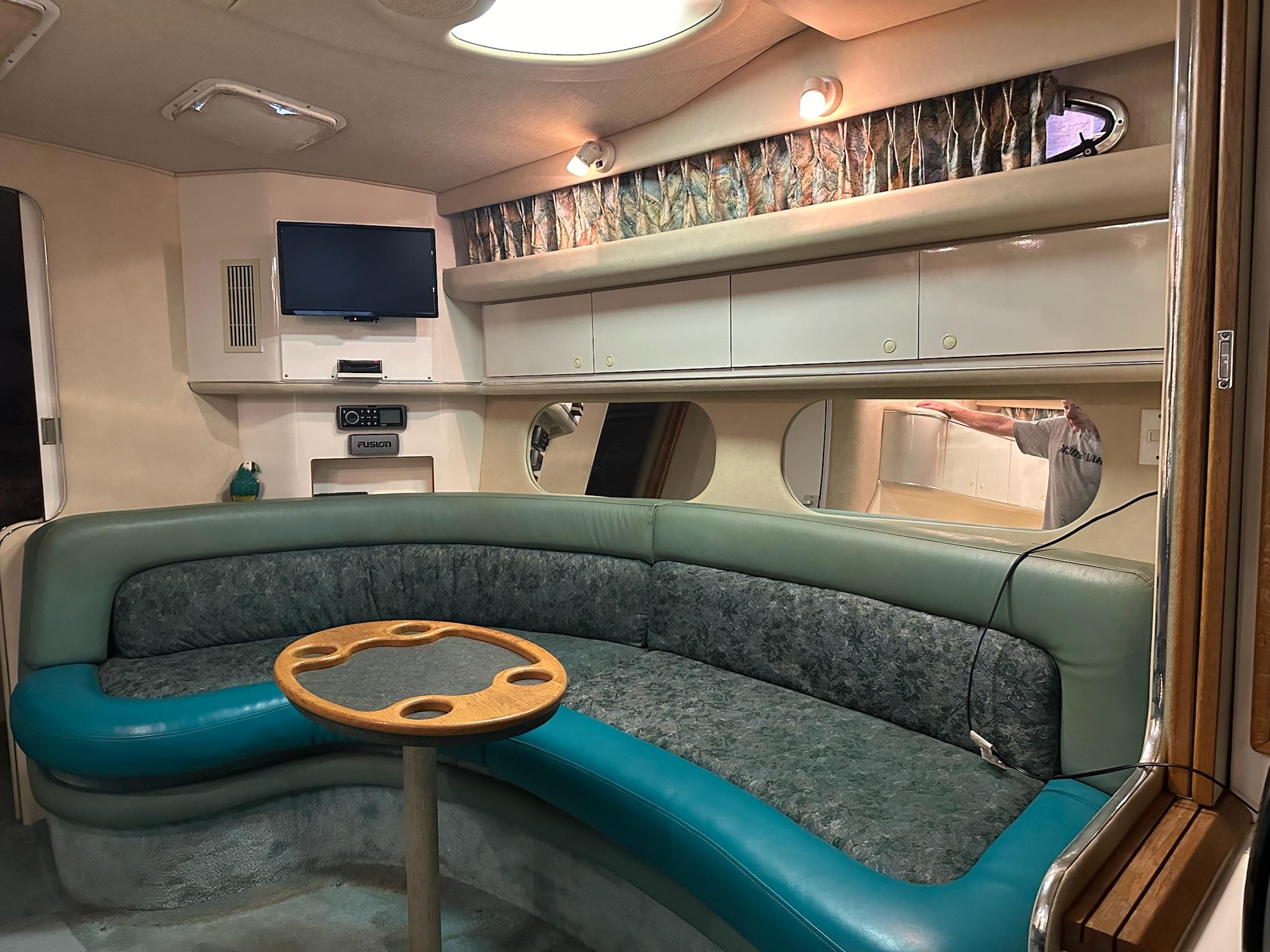 Slide: The Image of Sea Ray 370 Sundancer 1995 - 24