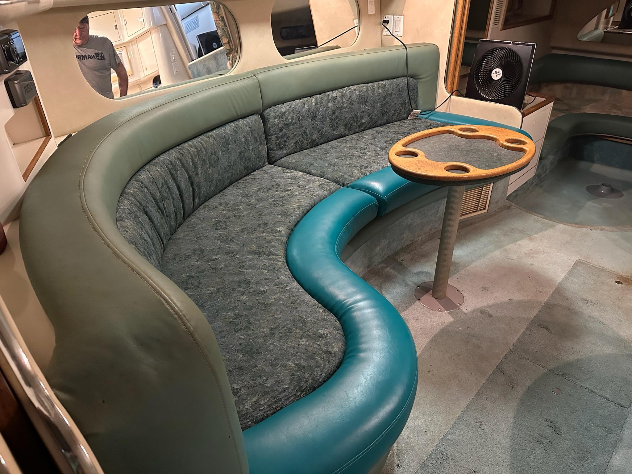 Slide: The Image of Sea Ray 370 Sundancer 1995 - 26