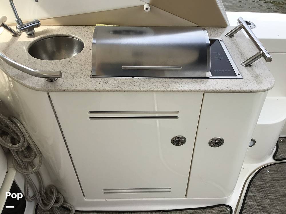 Slide: The Image of Sea Ray 370 Sundancer 2010 - 16