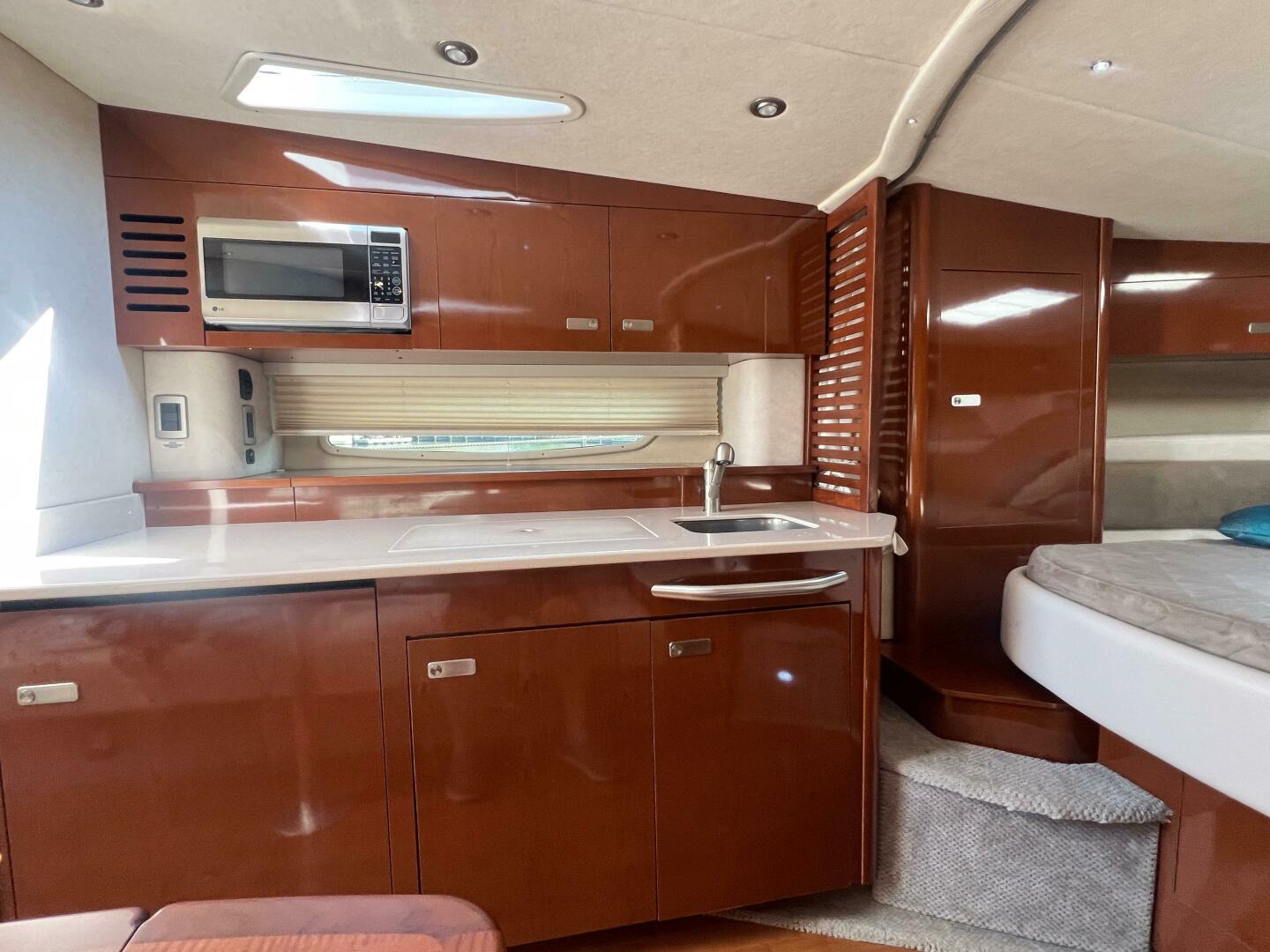 Slide: The Image of Sea Ray 370 Sundancer 2010 - 4482626