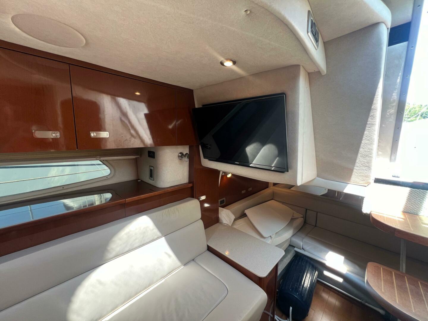 Slide: The Image of Sea Ray 370 Sundancer 2010 - 4482627