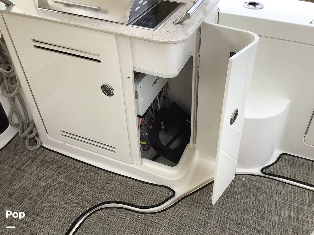 Slide: The Image of Sea Ray 370 Sundancer 2010 - 21