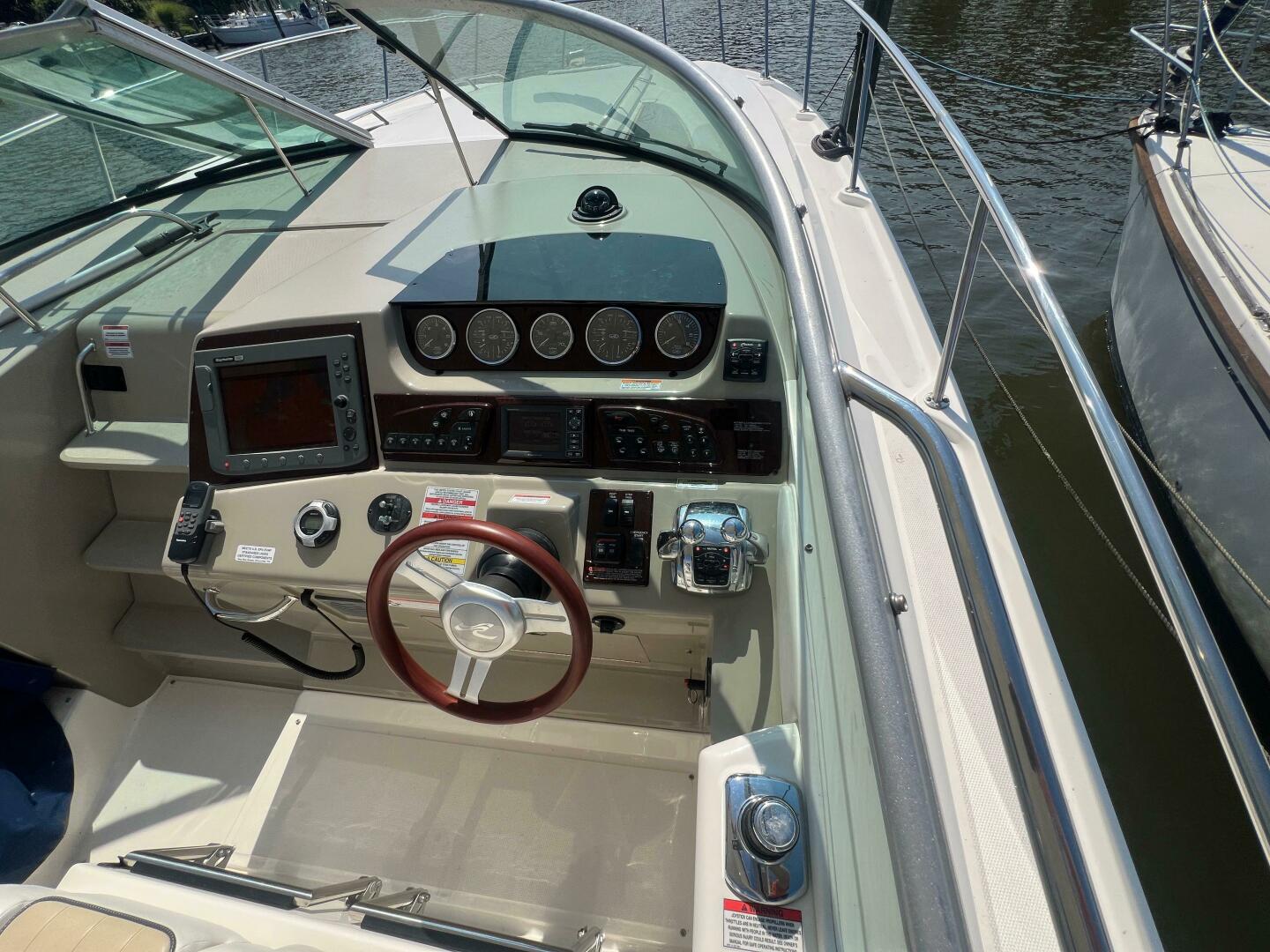 Slide: The Image of Sea Ray 370 Sundancer 2010 - 4482639