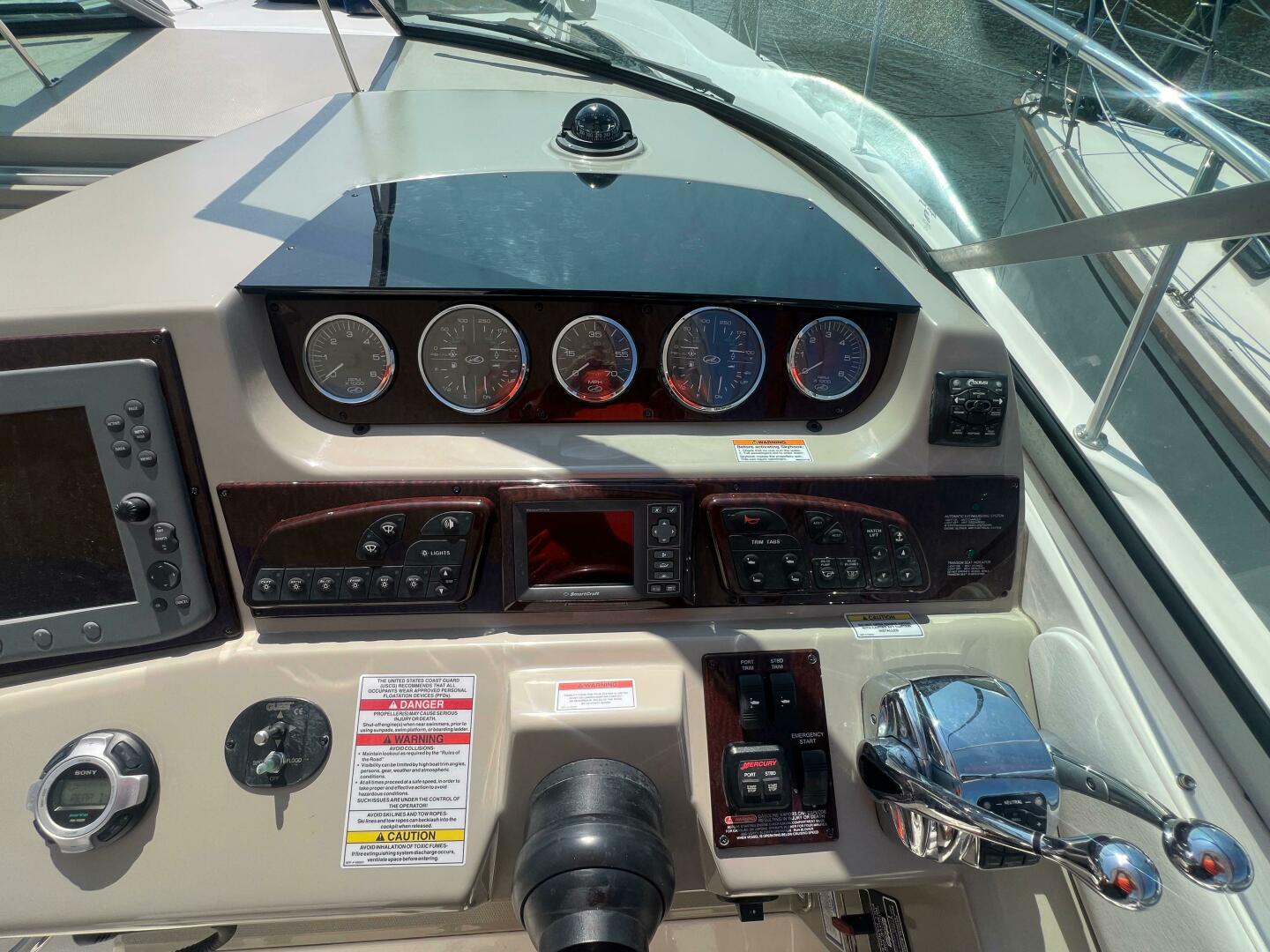 Slide: The Image of Sea Ray 370 Sundancer 2010 - 4482640