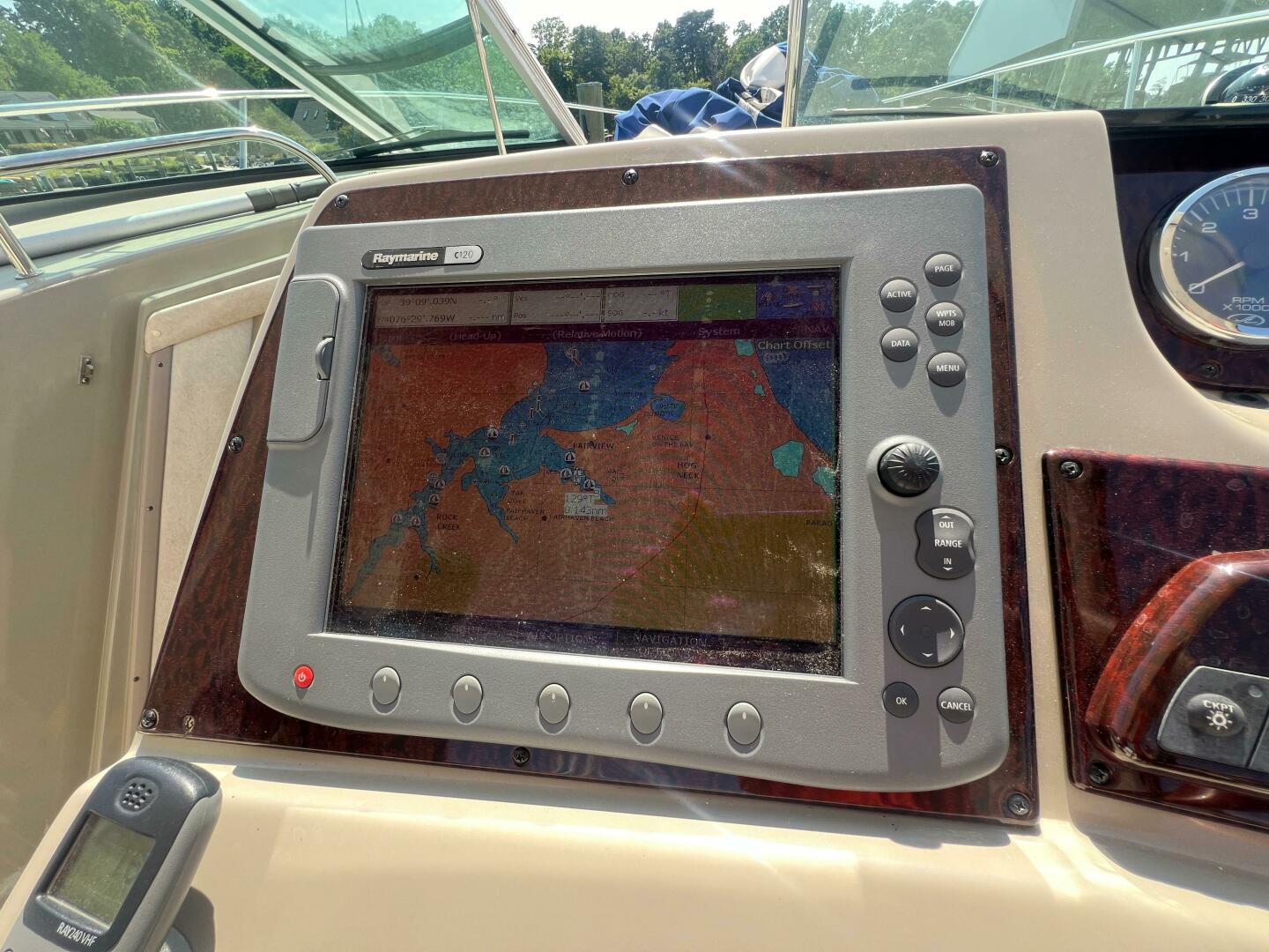 Slide: The Image of Sea Ray 370 Sundancer 2010 - 4482643
