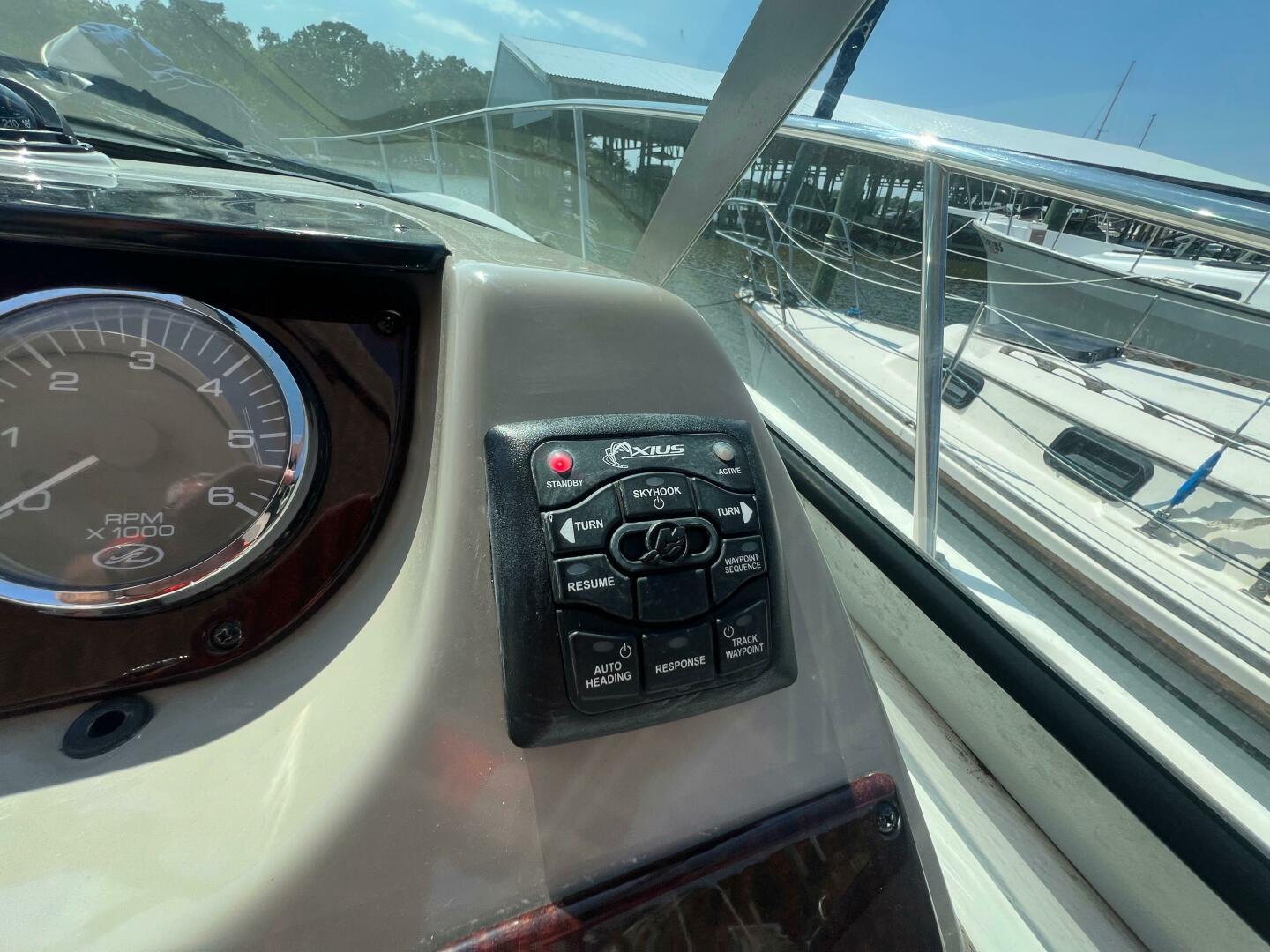 Slide: The Image of Sea Ray 370 Sundancer 2010 - 4482648