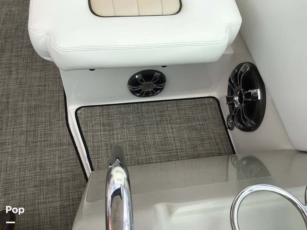 Slide: The Image of Sea Ray 370 Sundancer 2010 - 44