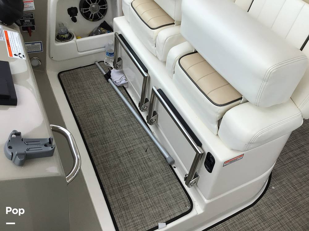 Slide: The Image of Sea Ray 370 Sundancer 2010 - 49
