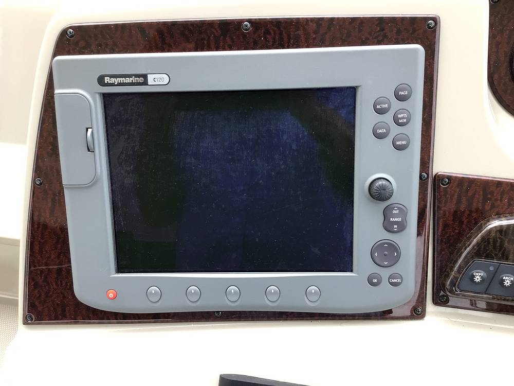 Slide: The Image of Sea Ray 370 Sundancer 2010 - 57