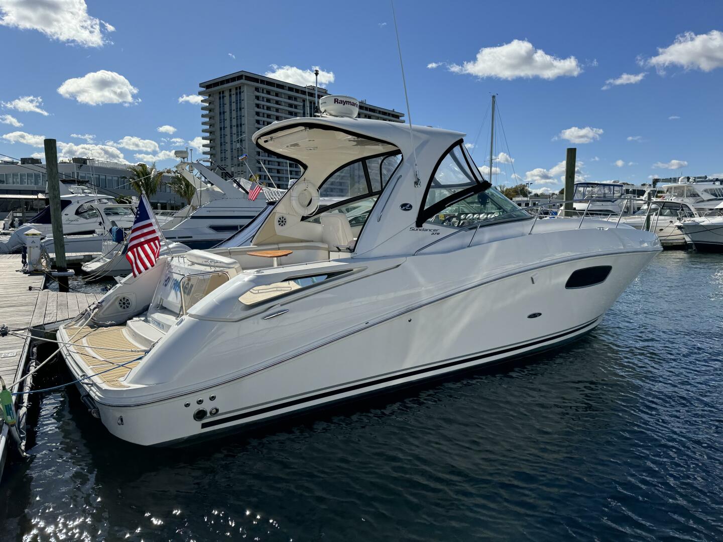 Slide: The Image of Sea Ray 370 Sundancer 2011 - 0