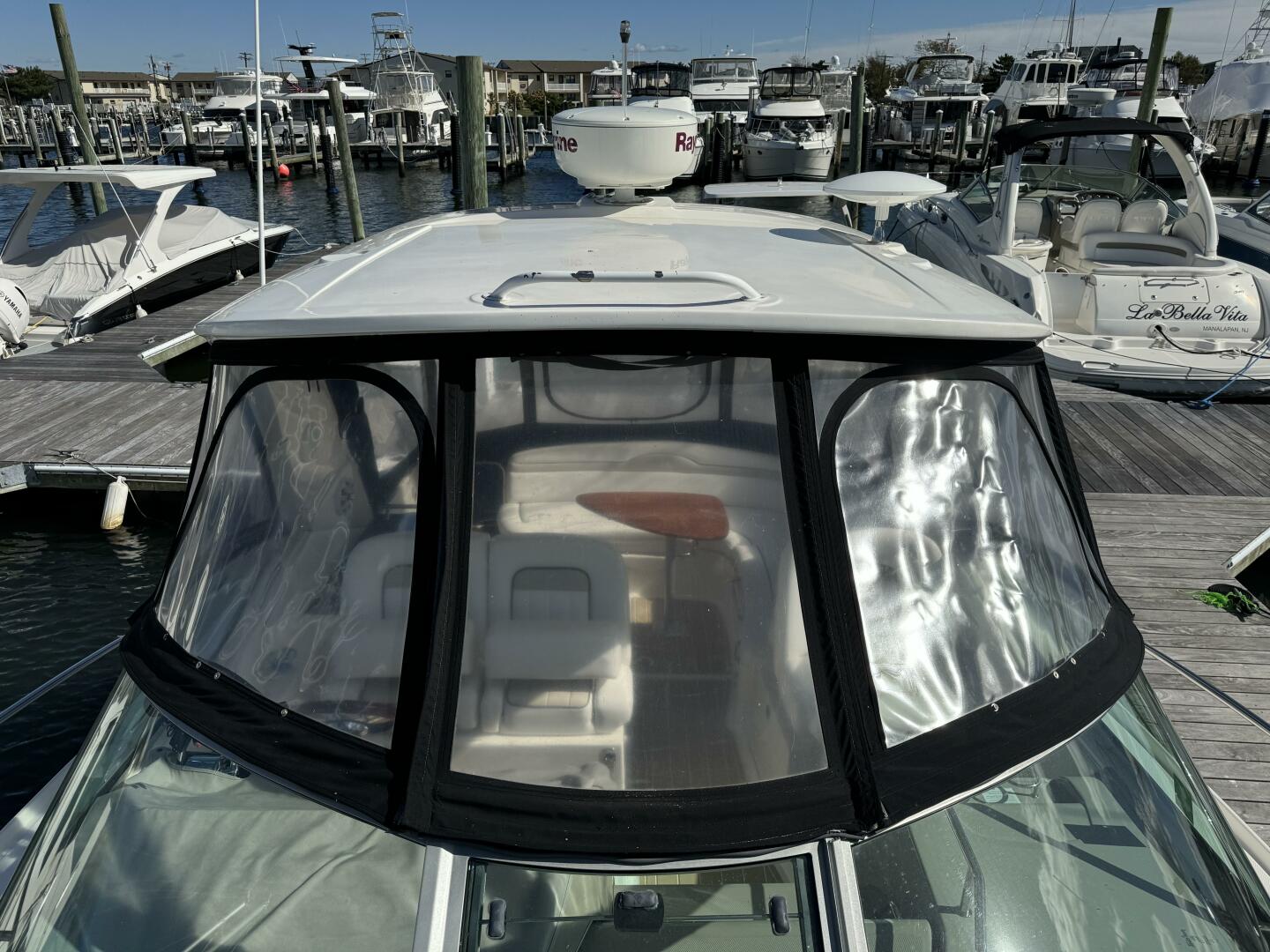 Slide: The Image of Sea Ray 370 Sundancer 2011 - 22