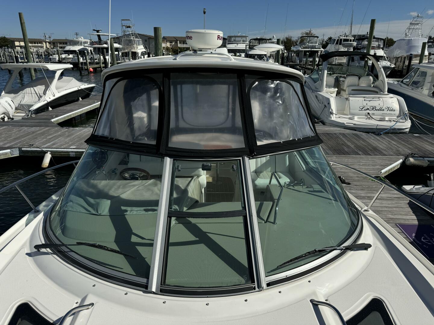 Slide: The Image of Sea Ray 370 Sundancer 2011 - 23