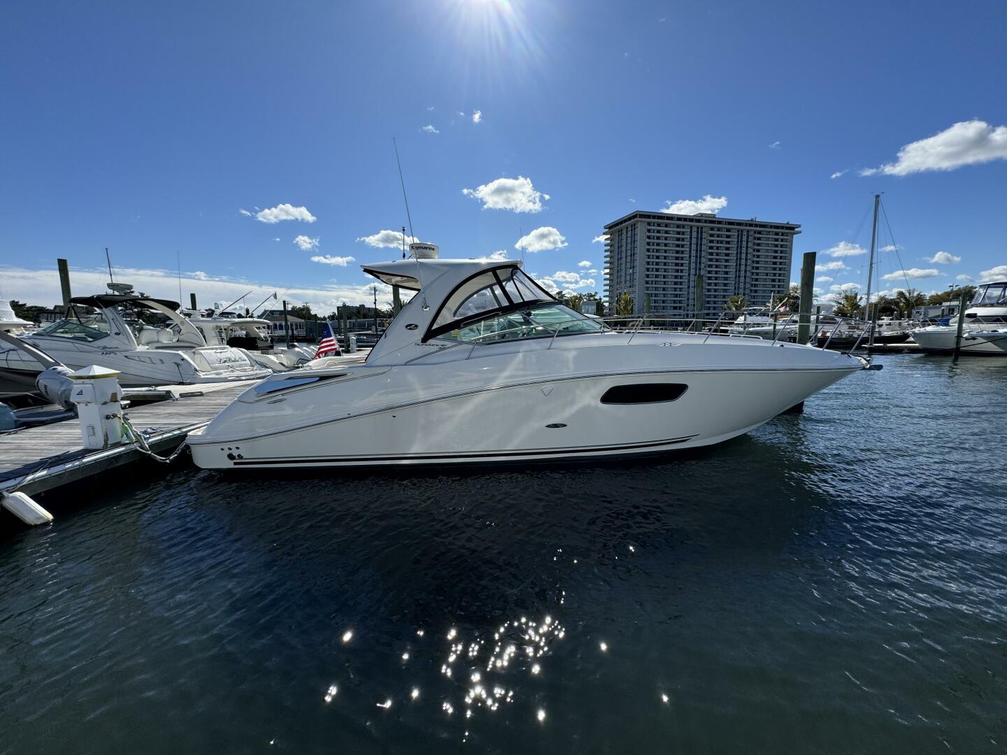 Slide: The Image of Sea Ray 370 Sundancer 2011 - 3