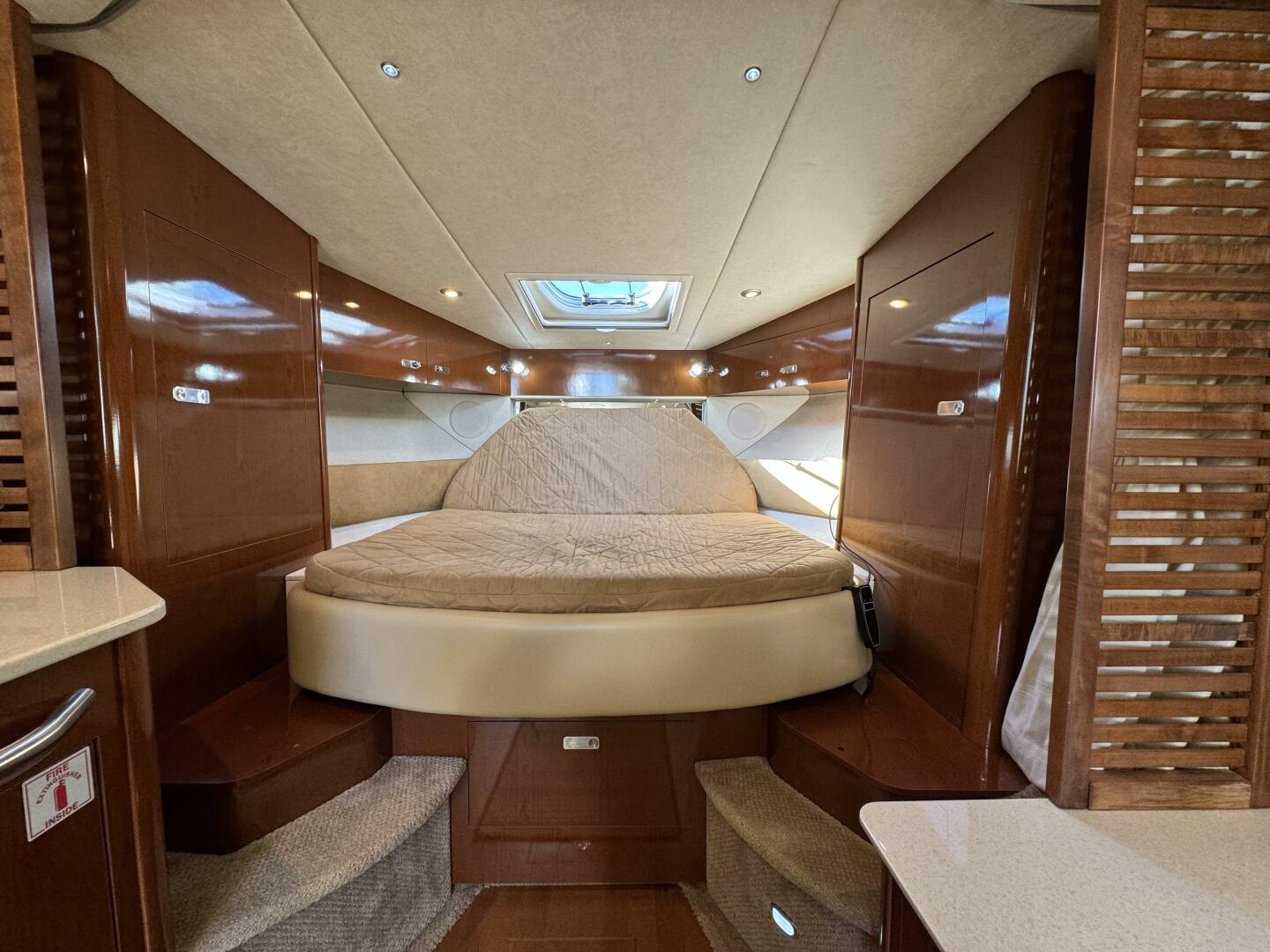 Slide: The Image of Sea Ray 370 Sundancer 2011 - 39
