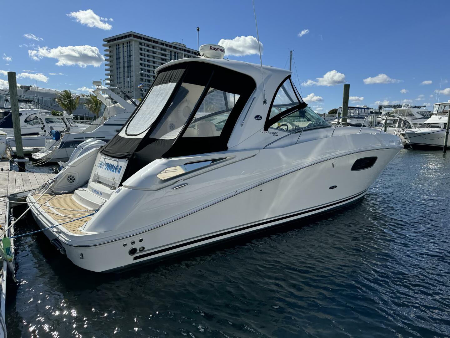 Slide: The Image of Sea Ray 370 Sundancer 2011 - 4
