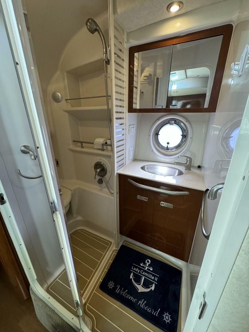 Slide: The Image of Sea Ray 370 Sundancer 2011 - 41