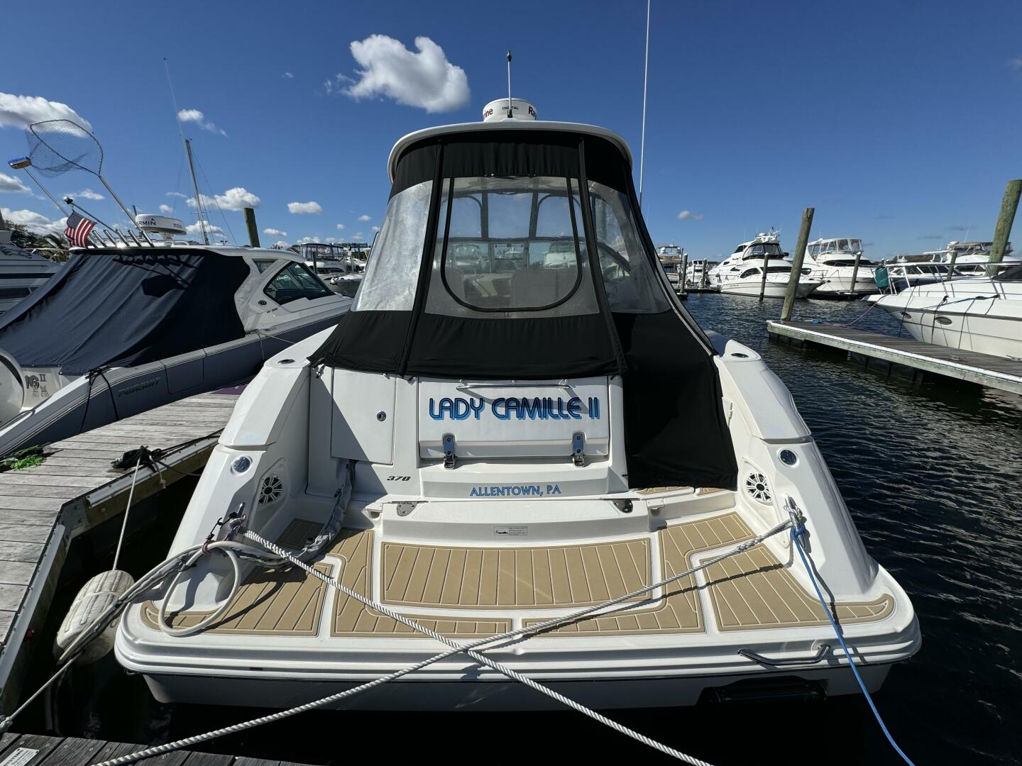 Slide: The Image of Sea Ray 370 Sundancer 2011 - 5