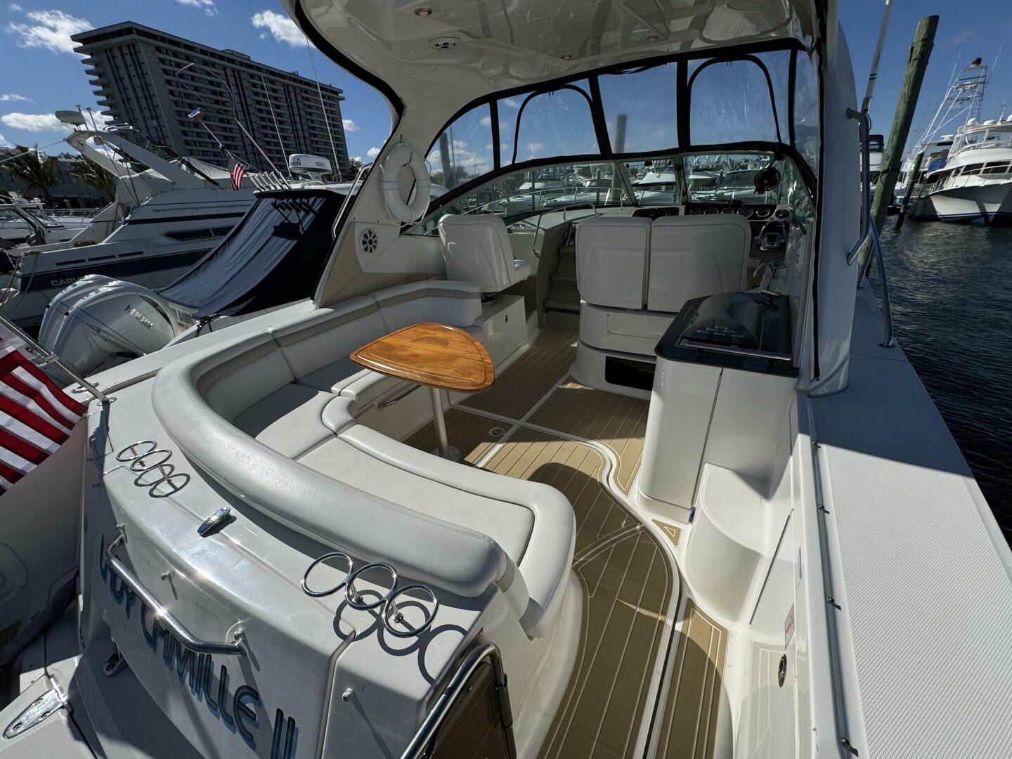 Slide: The Image of Sea Ray 370 Sundancer 2011 - 8