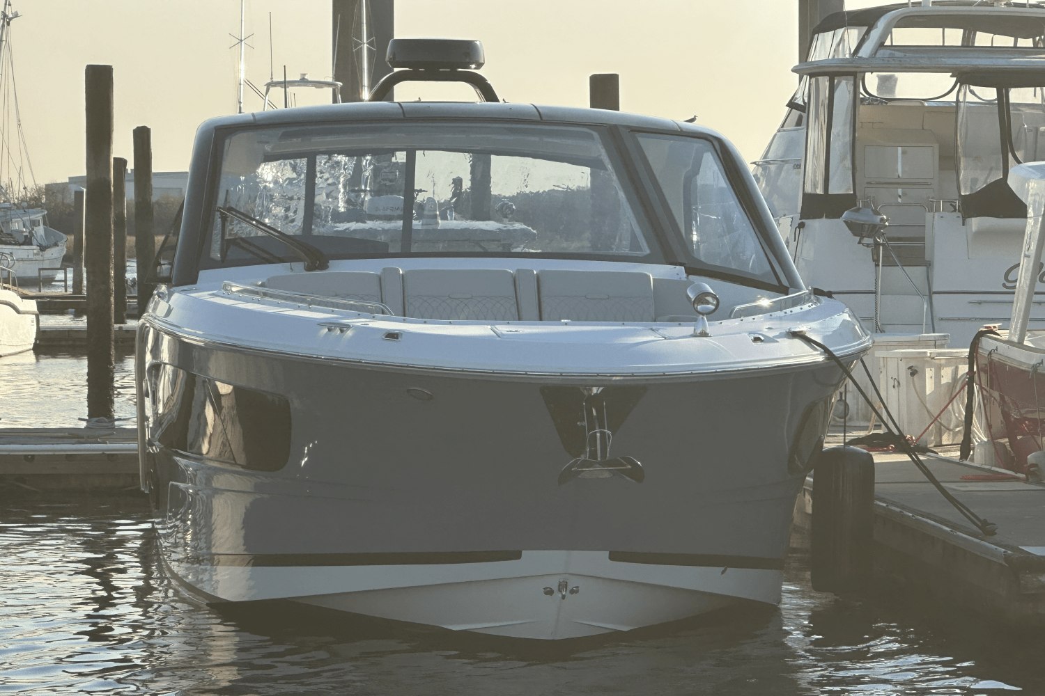 Slide: The Image of Sea Ray 370 SUNDANCER OB 2022 - 0