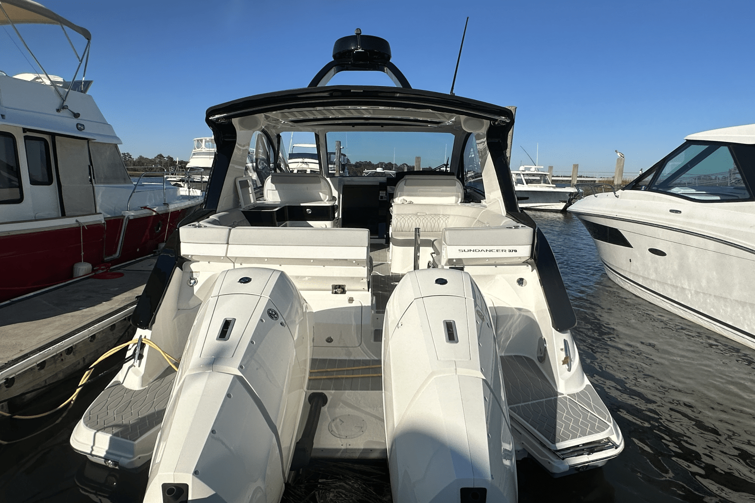 Slide: The Image of Sea Ray 370 SUNDANCER OB 2022 - 2
