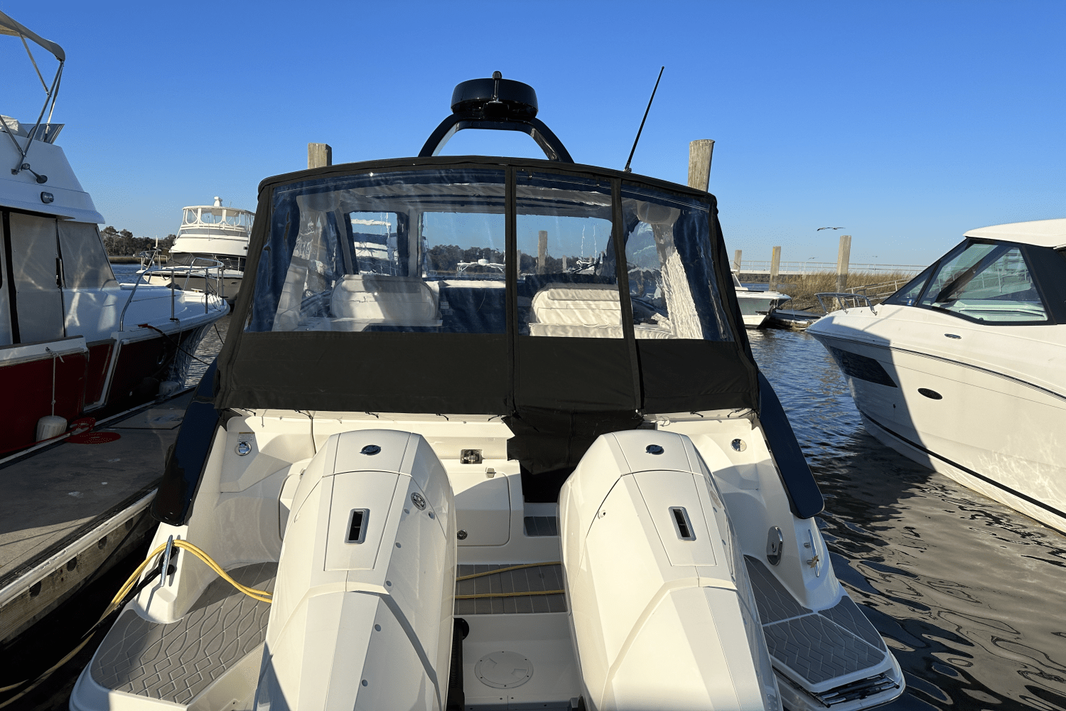 Slide: The Image of Sea Ray 370 SUNDANCER OB 2022 - 36