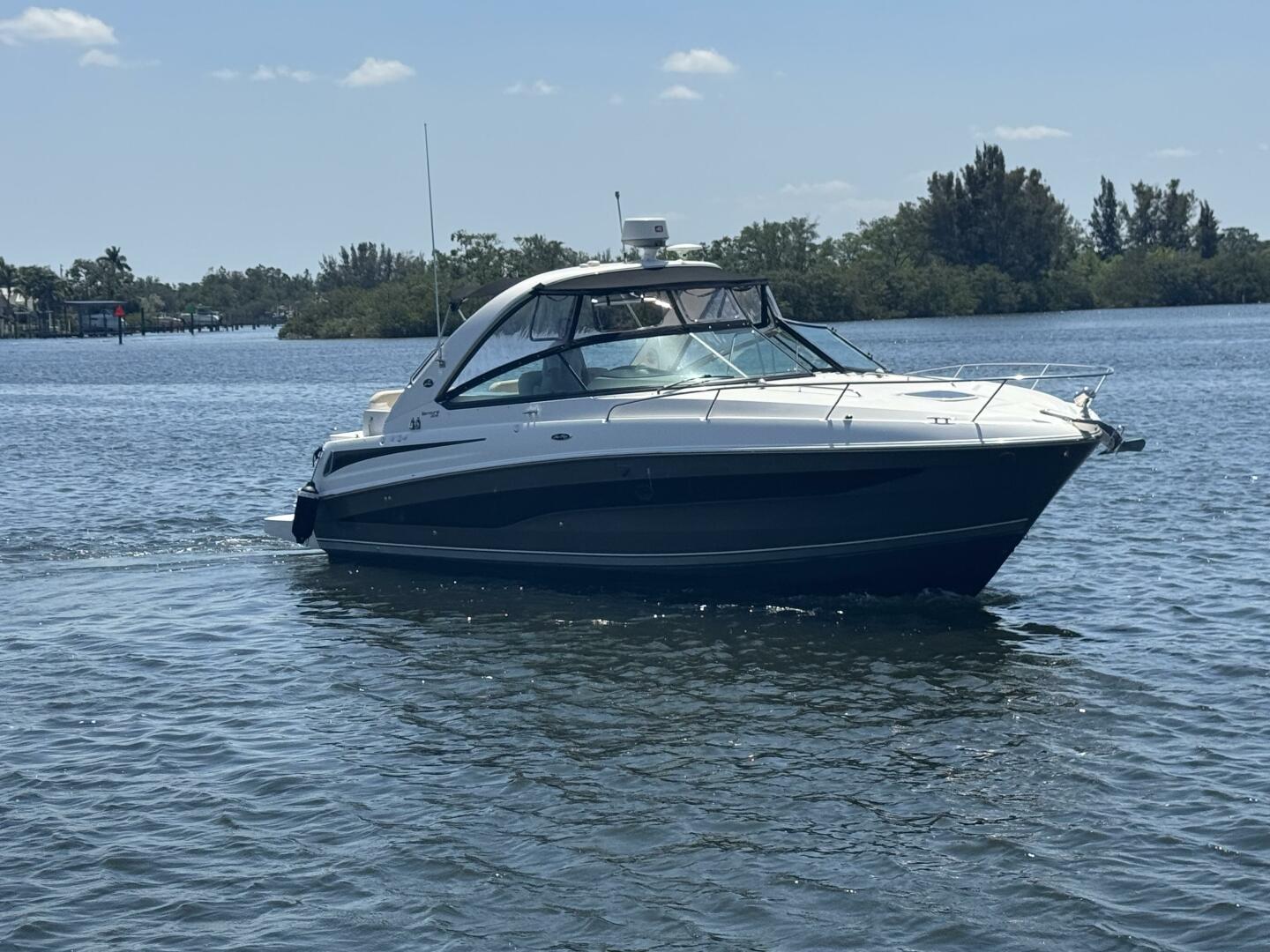Slide: The Image of Sea Ray 370 Venture 2013 - 5206258