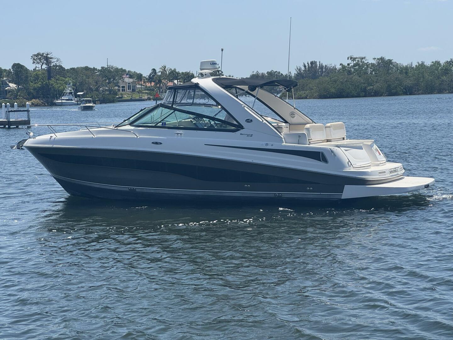 Slide: The Image of Sea Ray 370 Venture 2013 - 5206262