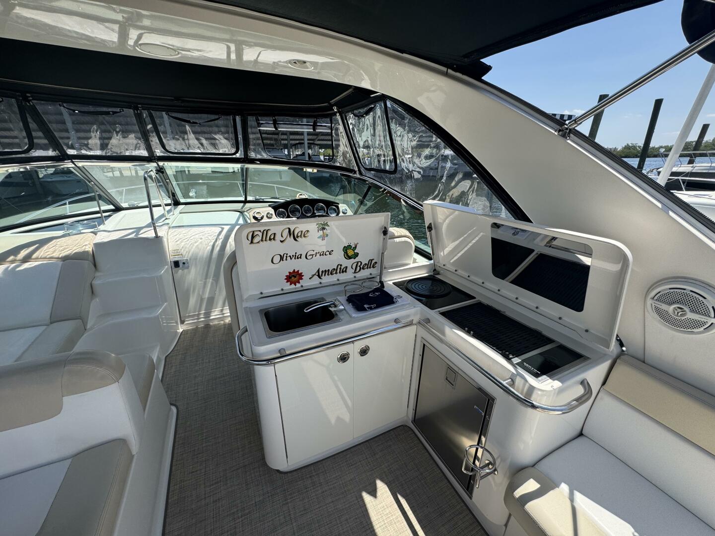 Slide: The Image of Sea Ray 370 Venture 2013 - 5219827
