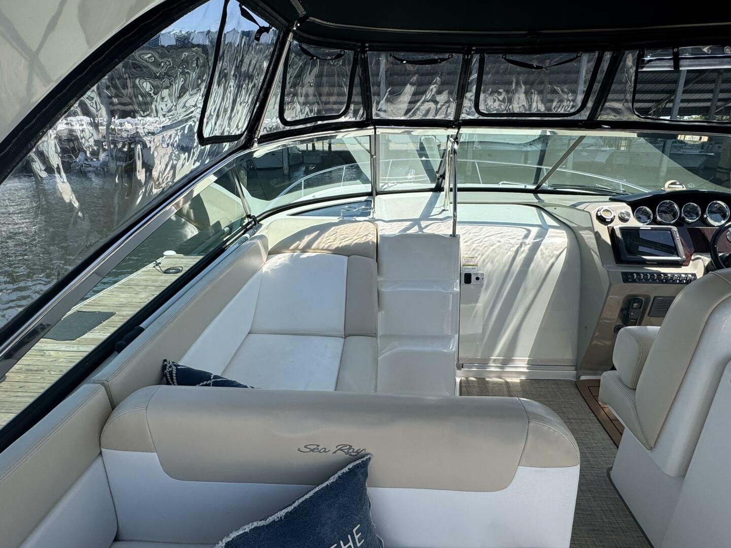 Slide: The Image of Sea Ray 370 Venture 2013 - 5219832