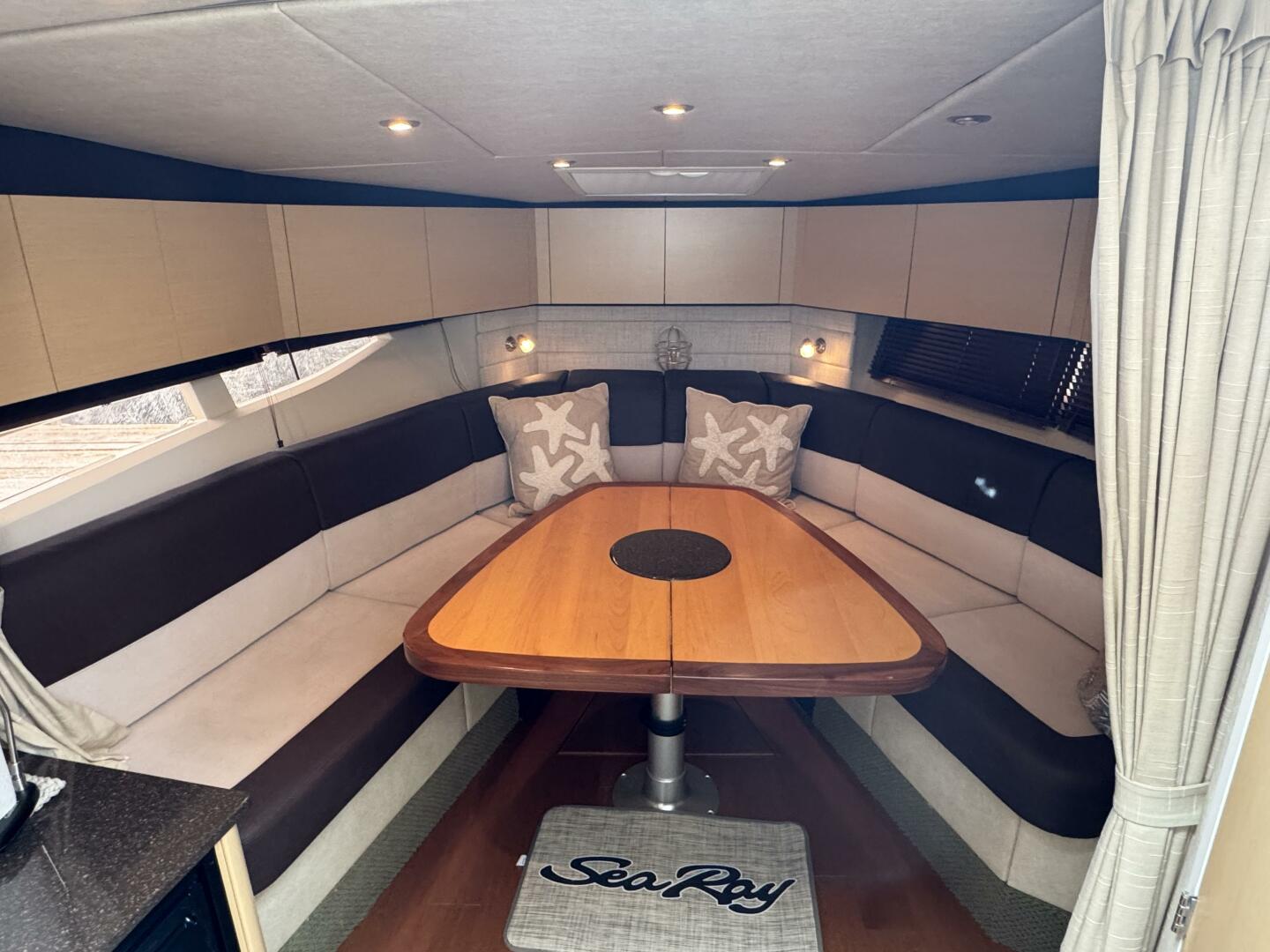 Slide: The Image of Sea Ray 370 Venture 2013 - 5219835