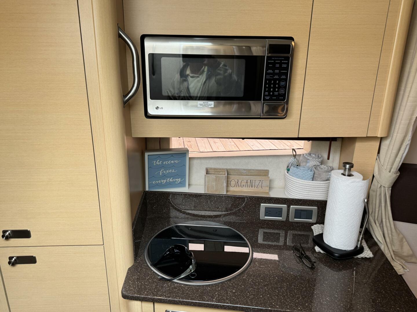 Slide: The Image of Sea Ray 370 Venture 2013 - 5219840