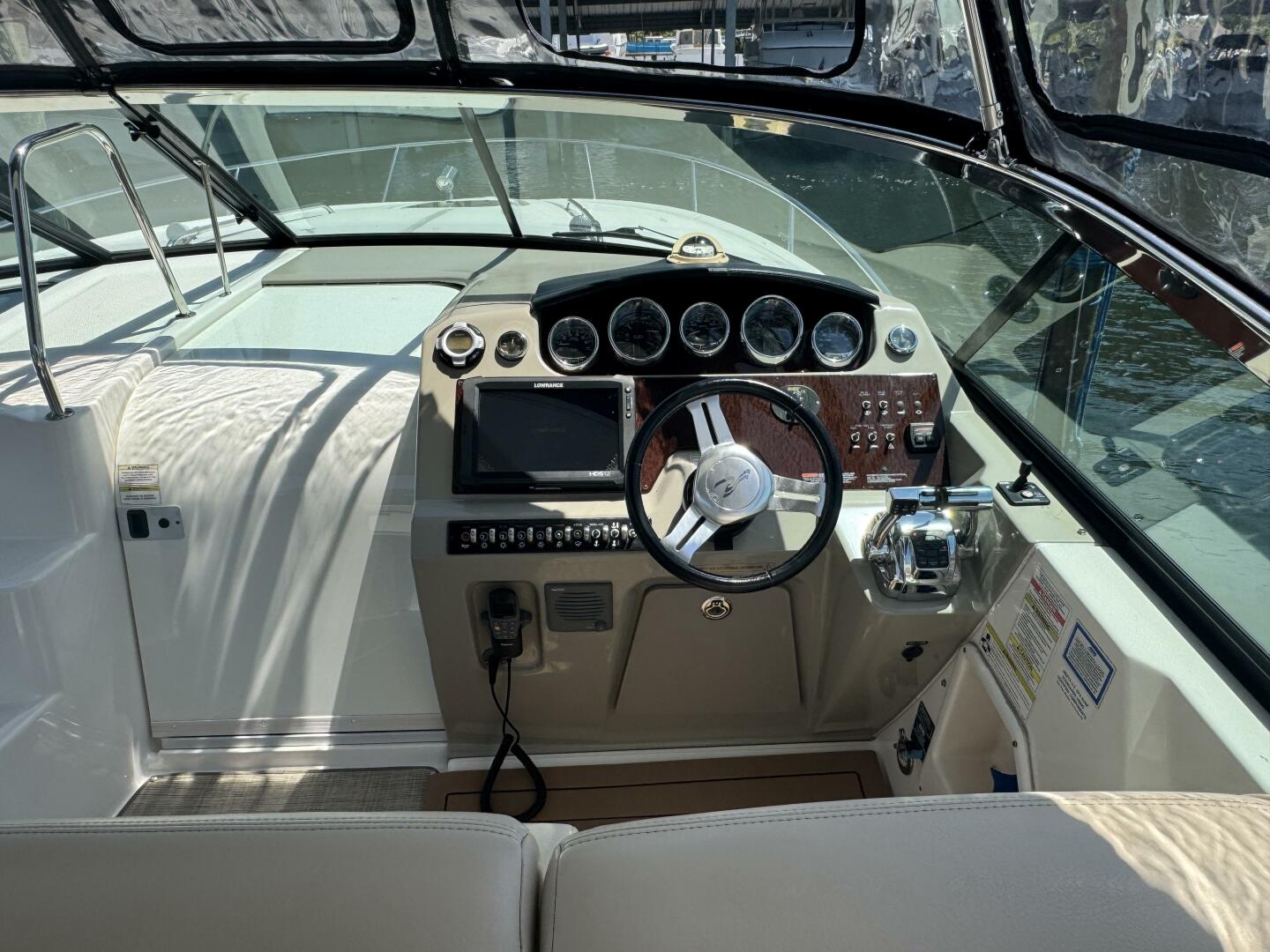 Slide: The Image of Sea Ray 370 Venture 2013 - 5221395