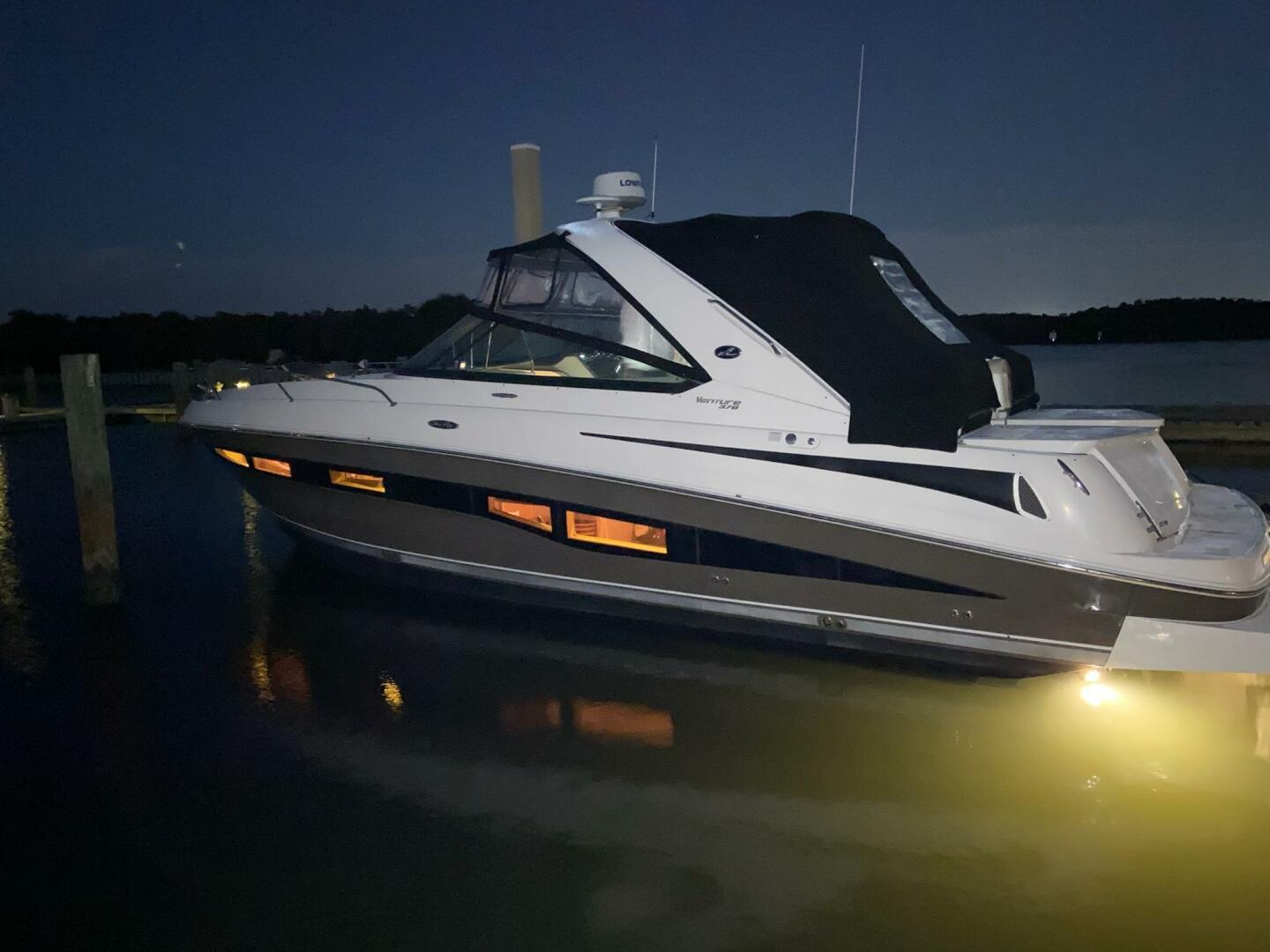 Slide: The Image of Sea Ray 370 Venture 2013 - 5241256