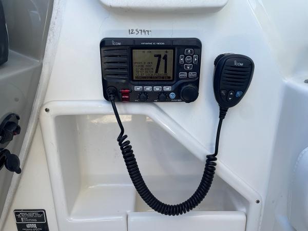 Slide: The Image of ICOM marine radio on 2015 Sea Ray 370 Venture boat. - 16
