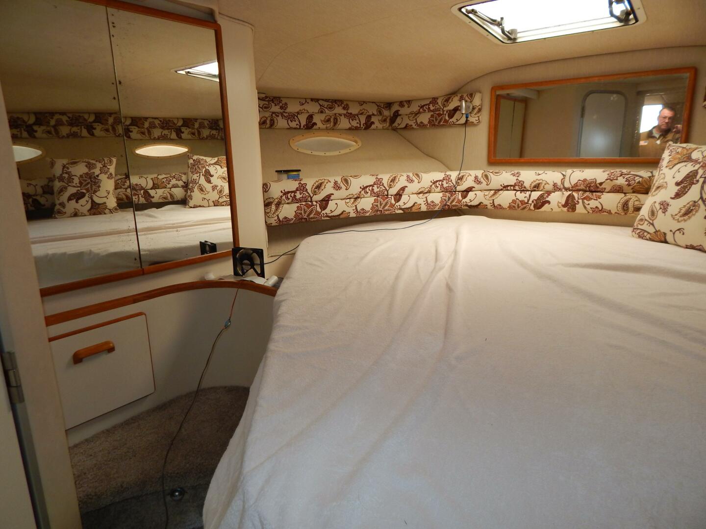 Slide: The Image of Sea Ray 37 Express 1994 - 5152754