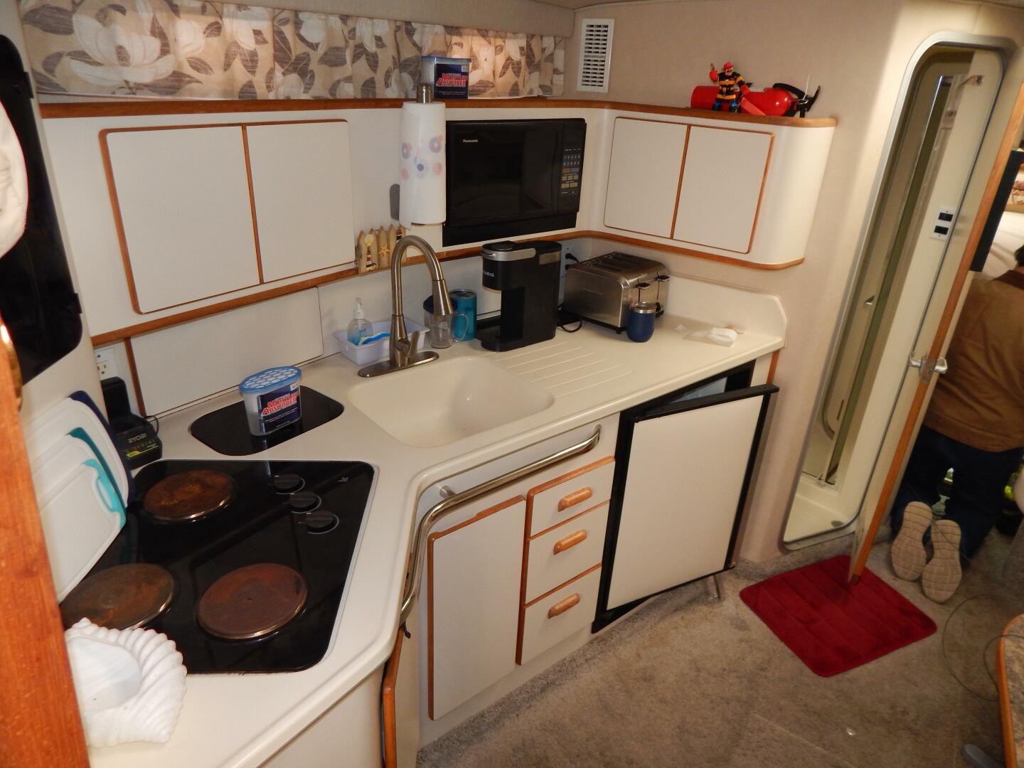 Slide: The Image of Sea Ray 37 Express 1994 - 5152758